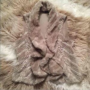 𝅺beige Faux Fur Sweater Vest